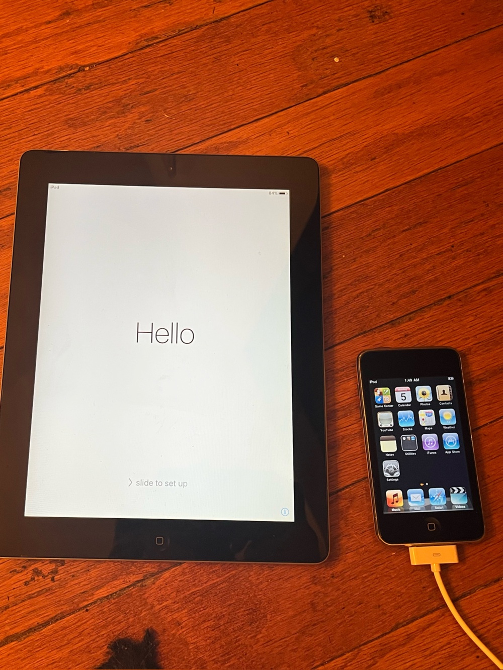2nd Generation Apple iPad 16GB/IPod Touch 8GB